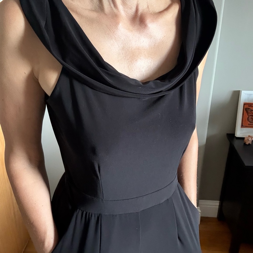 Off-Shoulder Black Wide-Leg Jumpsuit with Pockets - Picture 4 of 9